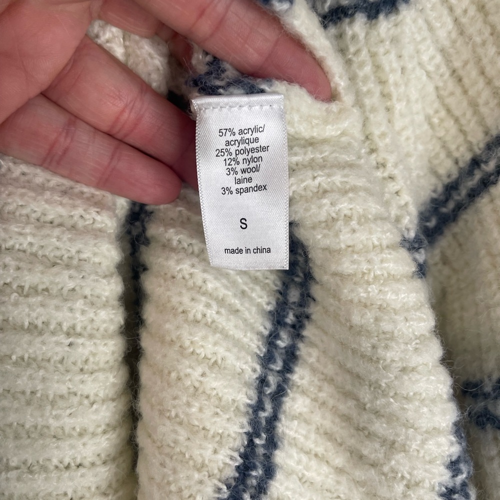 Maurices White and Blue Turtleneck‎ Sweater Nautical Stripes - Picture 8 of 8
